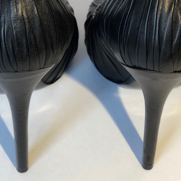 Alexander McQueen Black Leather Pumps - Picture 5 of 11